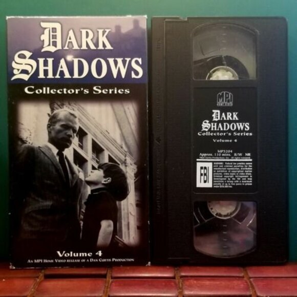 Vintage Dark Shadows Collector's Series 3 Volumes #4 7 & 8 VHS - Picture 3 of 8